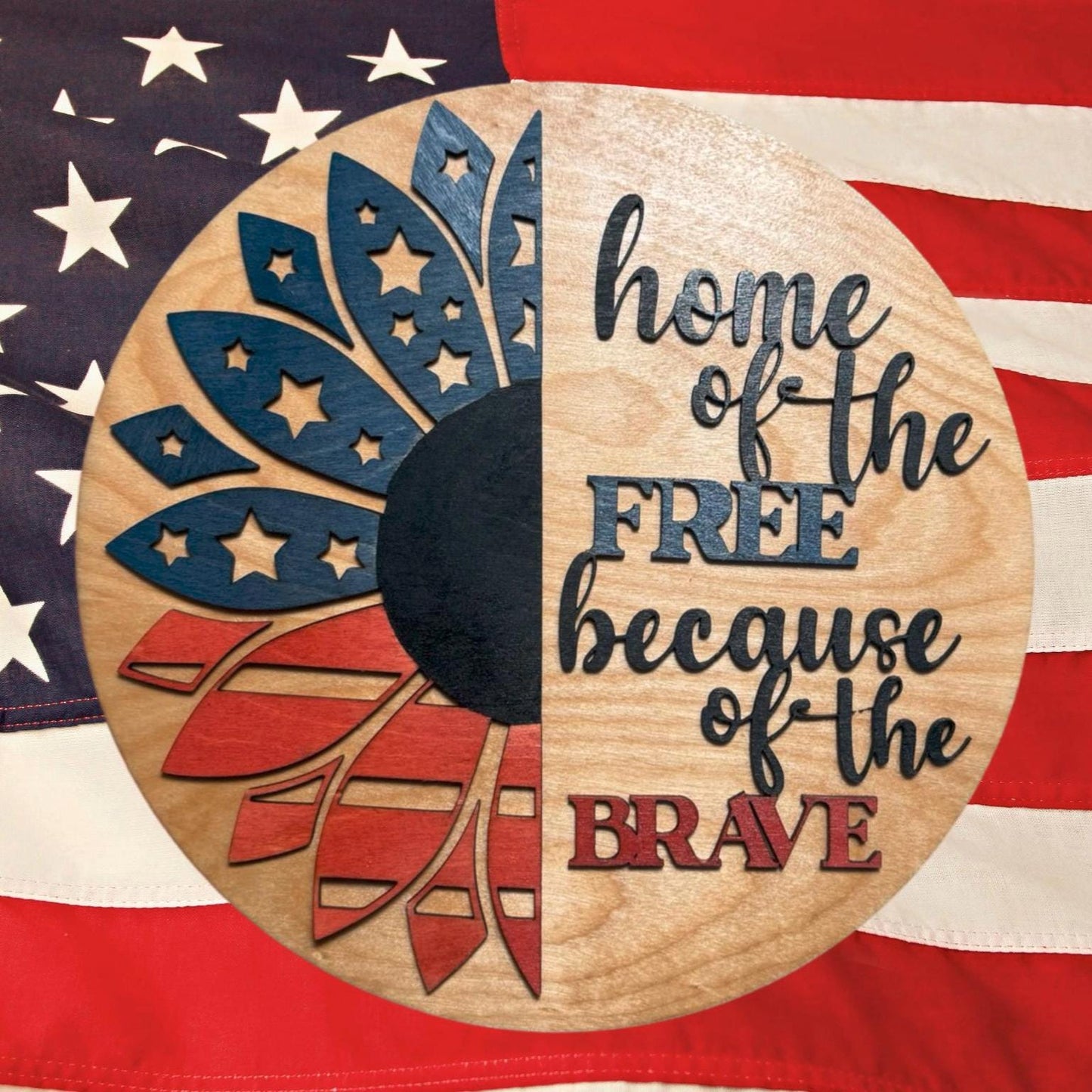 Patriotic Wooden Sign – 12.75" Round American Flag Flower Decor – Home of the Free Sign – 4th of July, Memorial Day – Veteran Appreciation