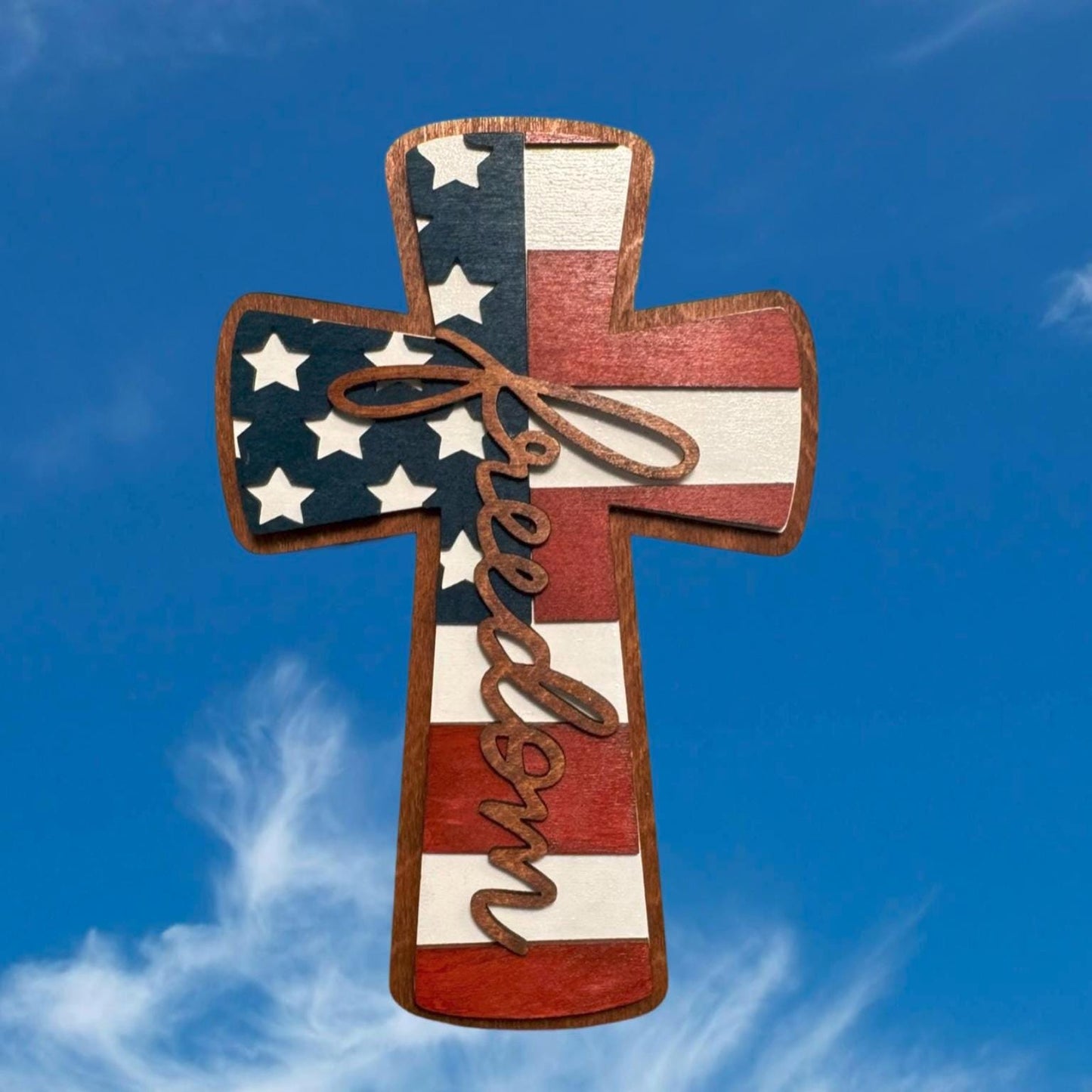 Patriotic Wooden Cross Sign β Freedom Wall Decor β Rustic American Flag Faith Sign β Memorial Day β 4th of July β Veterans Gift β USA Decor