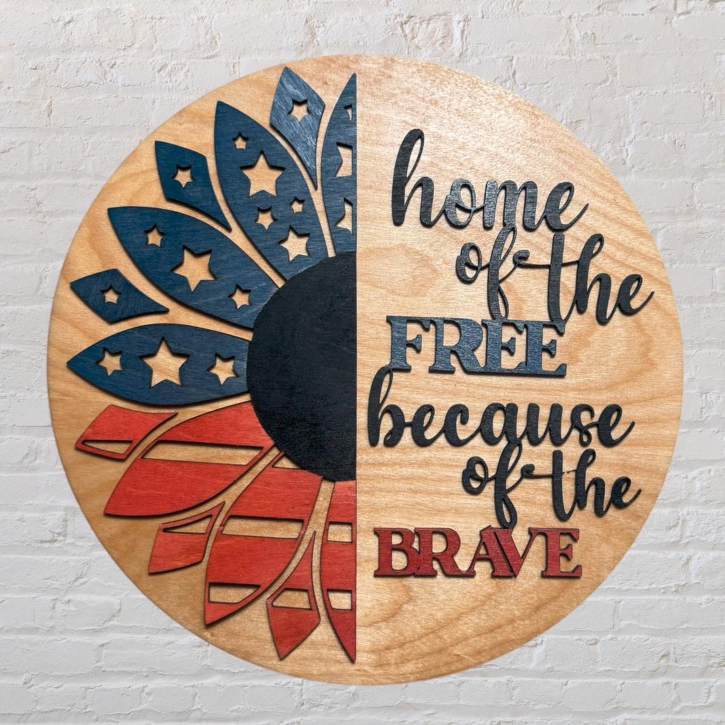 Patriotic Wooden Sign – 12.75" Round American Flag Flower Decor – Home of the Free Sign – 4th of July, Memorial Day – Veteran Appreciation